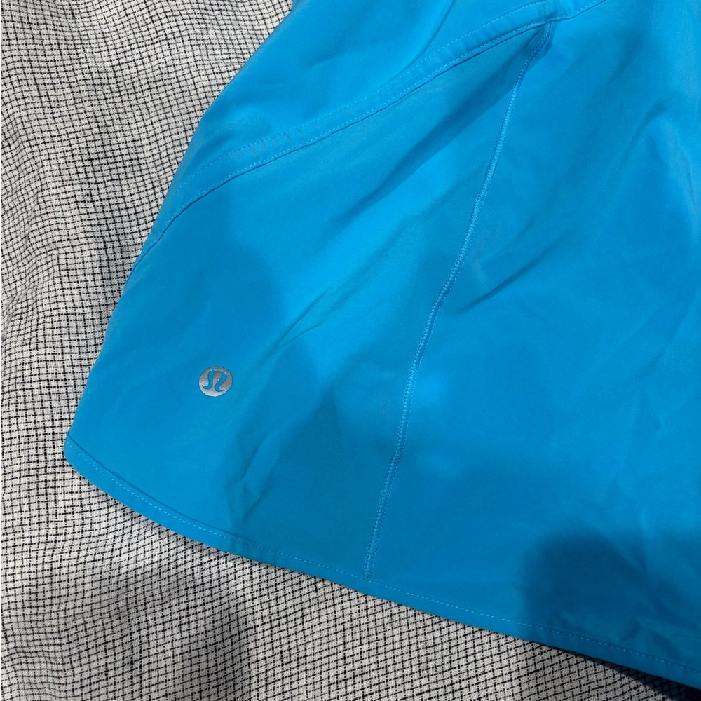 lululemon athletica Women’s Bright Blue Athletic Shorts - Picture 4 of 4